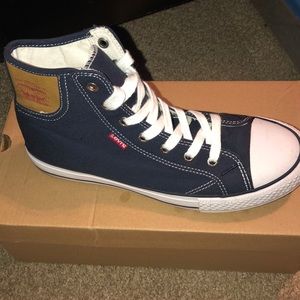 Tennis Shoe
